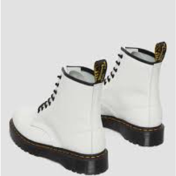 Dr. Martens Women's 1460 Smooth Leather White Boot Size 7 - Picture 5 of 5
